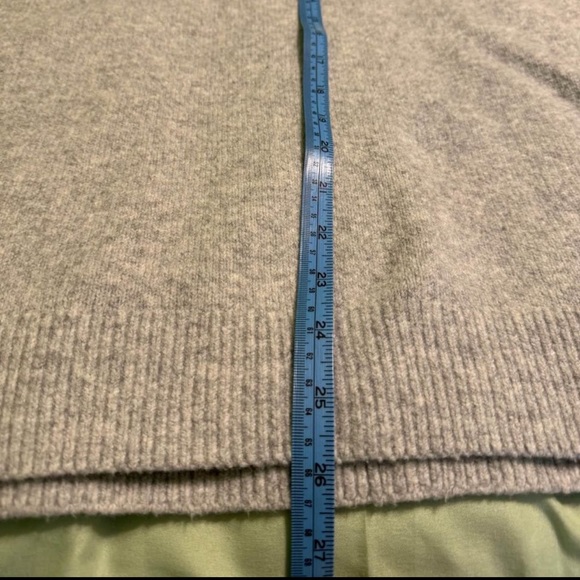 Abercrombie and fitch grey knit oversized sweater w/ buttons - Picture 4 of 4